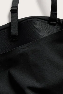 Body ze stringami, lekko modelujące, z wyściełanymi miseczkami