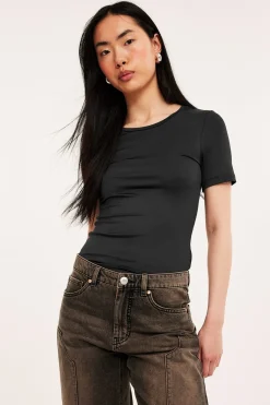Dopasowany t-shirt z mieszanki poliamidu