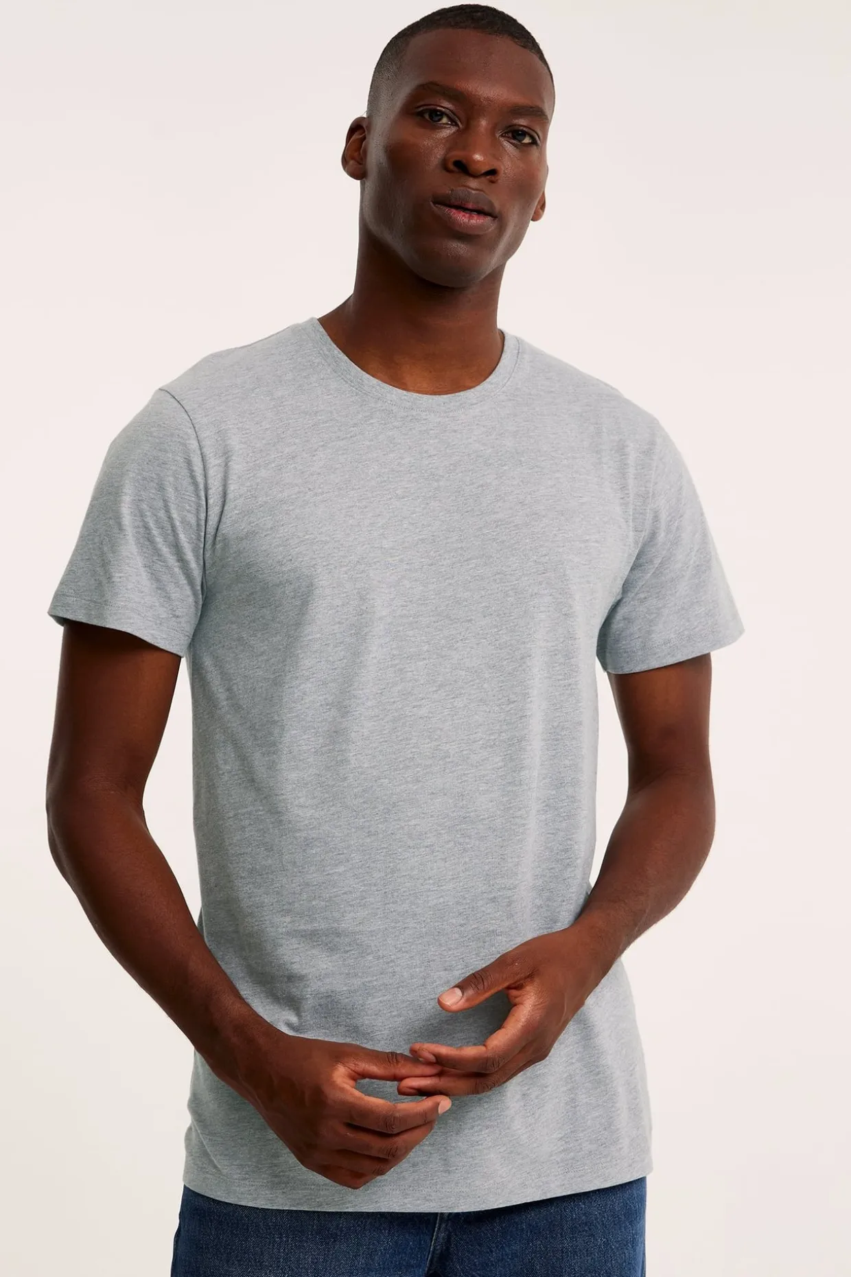 Klasyczny t-shirt z mieszanki bawełny
