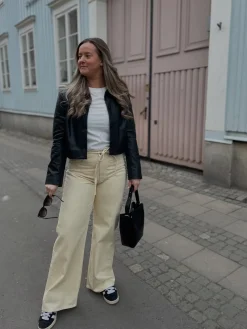 Krótka kurtka z imitacji skóry