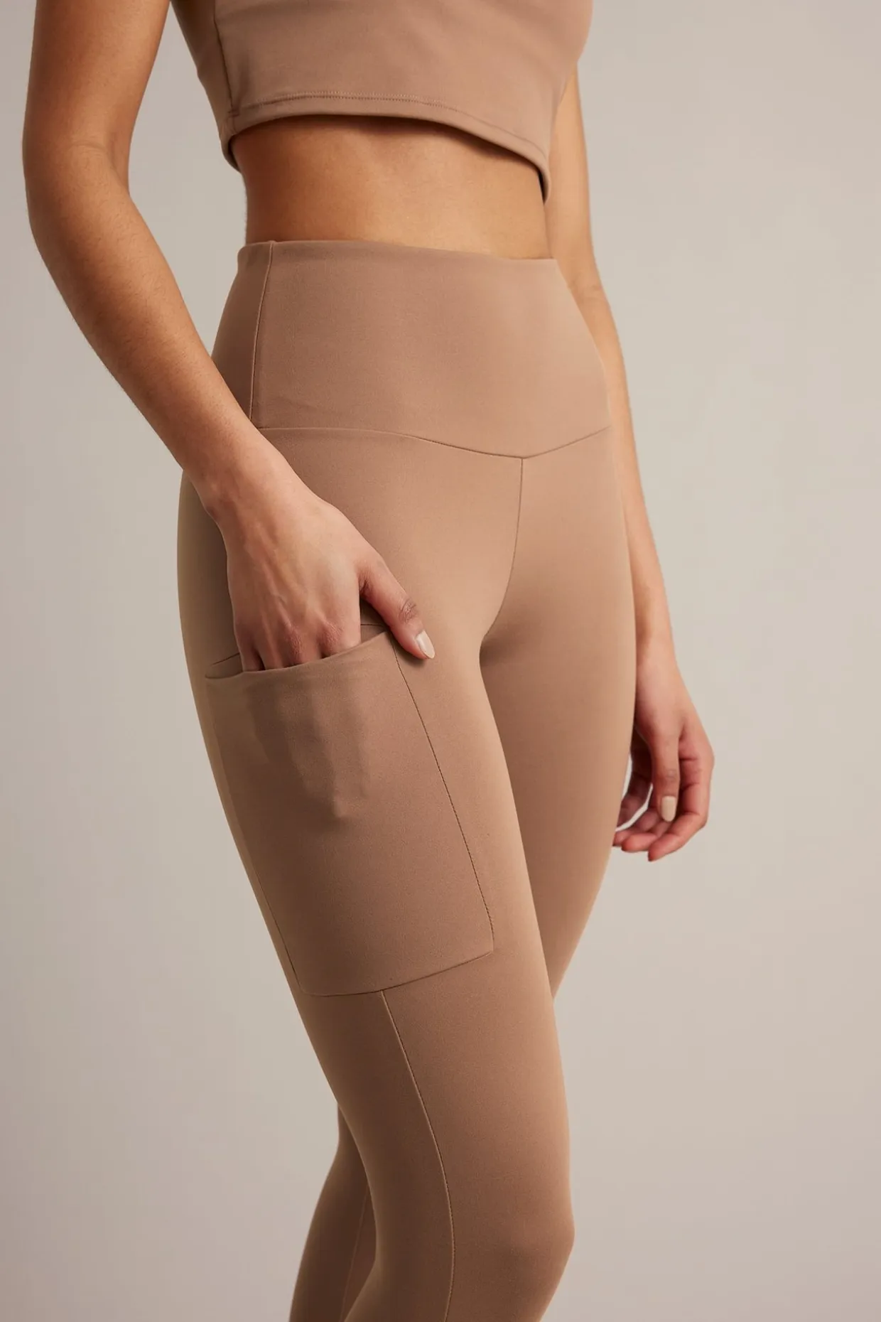 Legginsy do ćwiczeń, z kieszenią