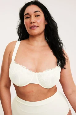 Majtki biodrówki lekkie modelowanie