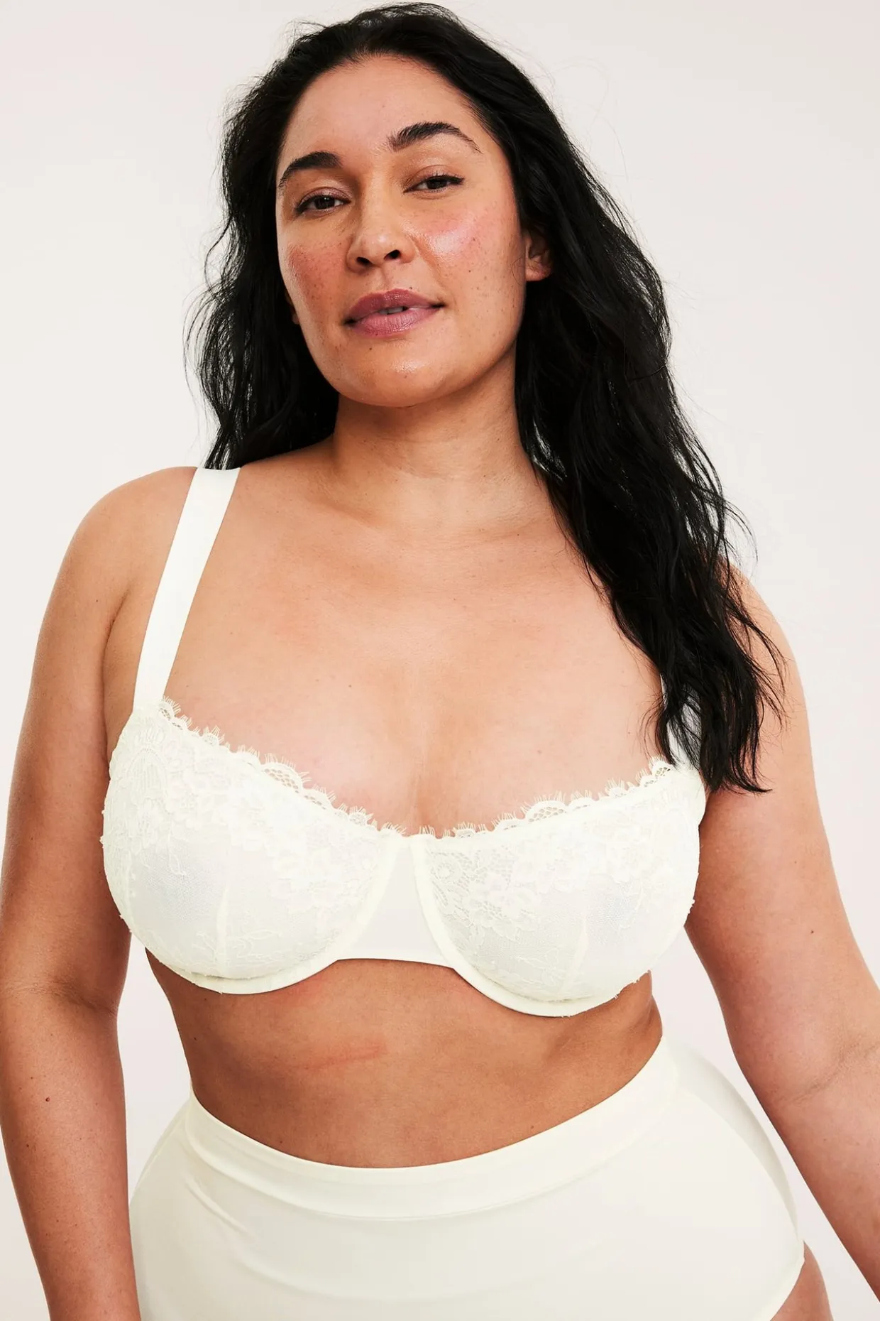 Majtki biodrówki lekkie modelowanie