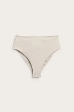 Majtki od bikini, brazyliany wysoko wycięte