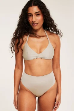 Majtki od bikini, brazyliany wysoko wycięte