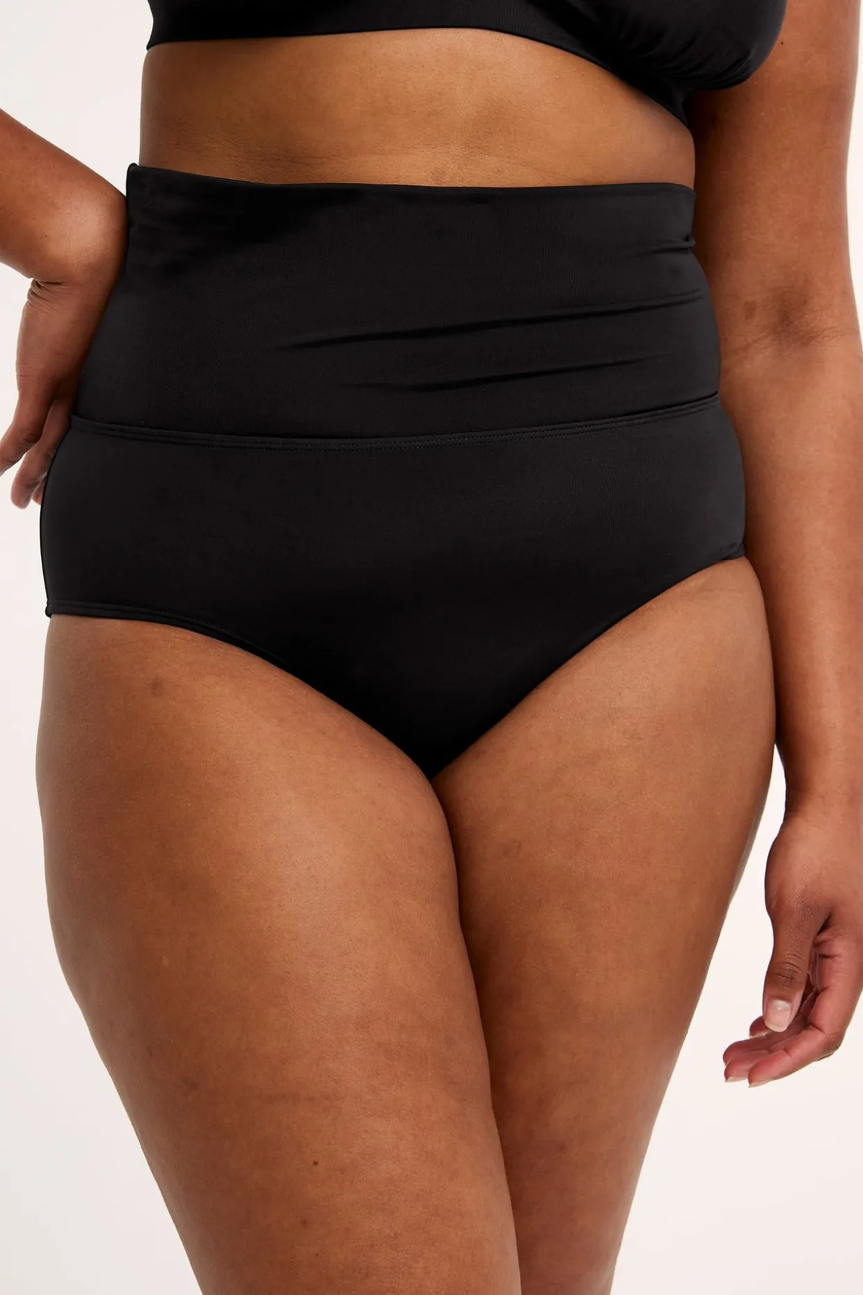 Majtki od bikini, figi z wywijanym pasem