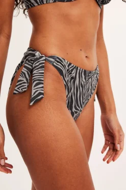 Majtki od bikini, we wzory, z wiązaniem