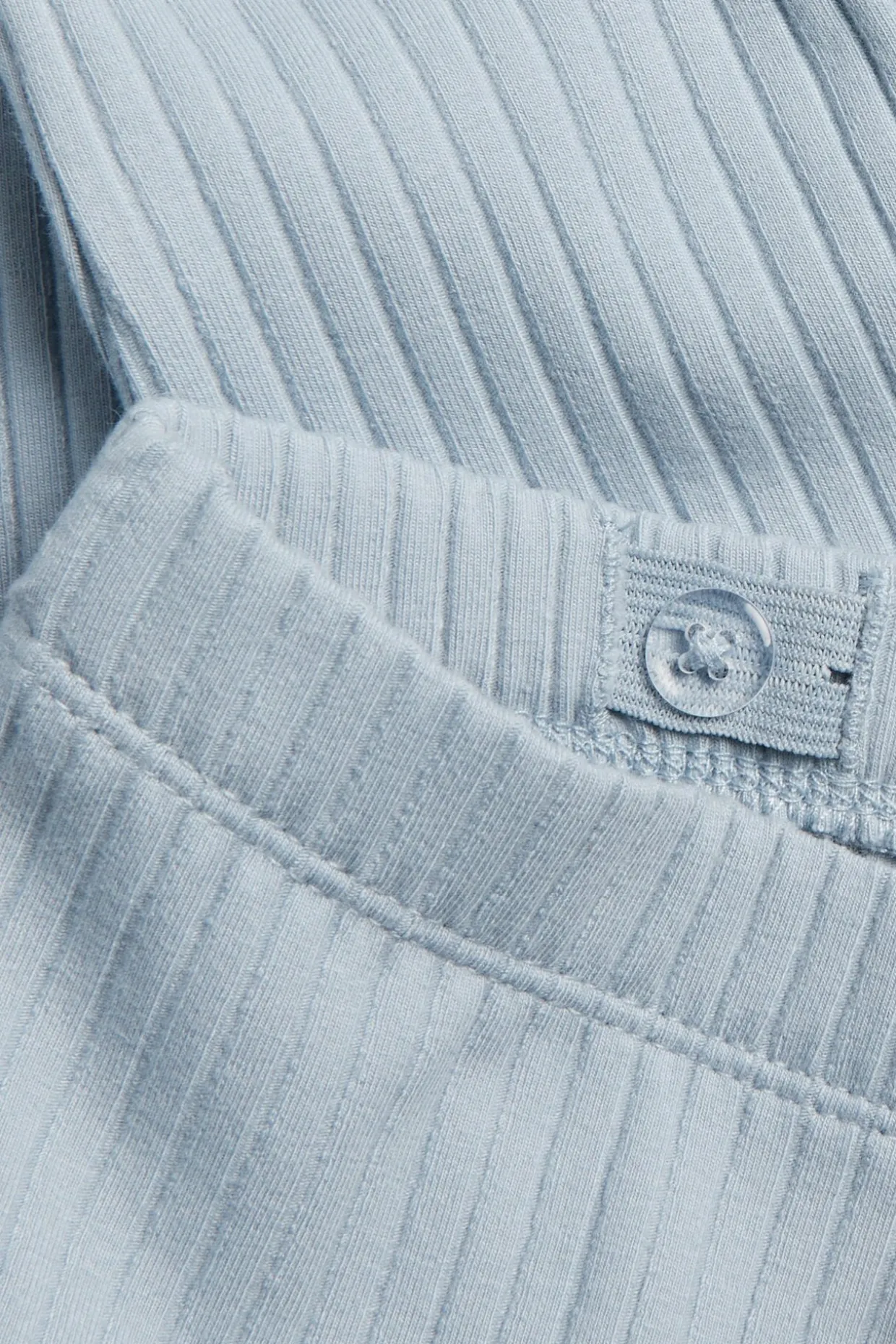 Prążkowane legginsy z aplikacją