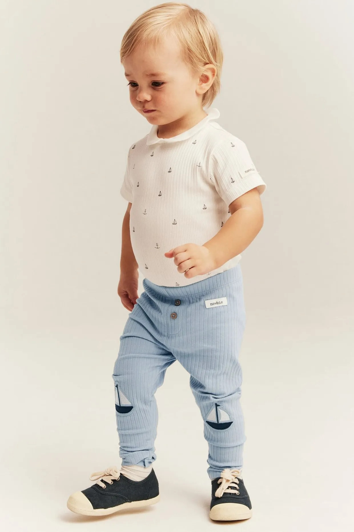 Prążkowane legginsy z aplikacją