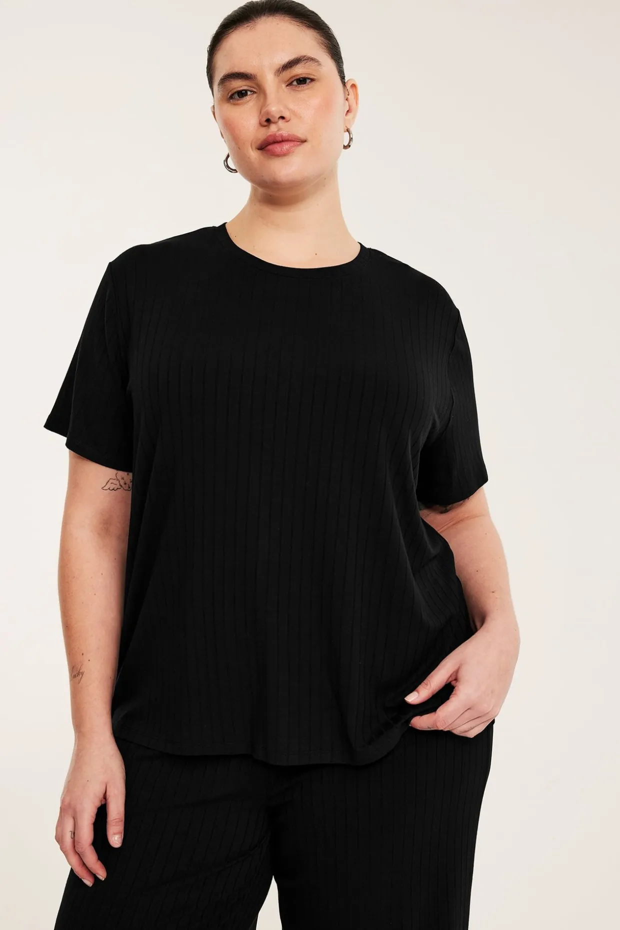 Prążkowany t-shirt