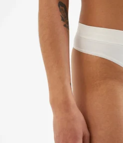 Seamless stringi