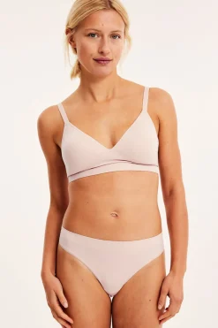Seamless stringi