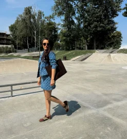 Spódnica dżinsowa o wyraźnej strukturze