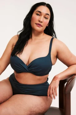 Stanik od bikini, kopertowy