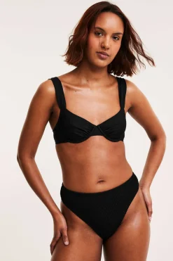 Stanik od bikini z fiszbinami