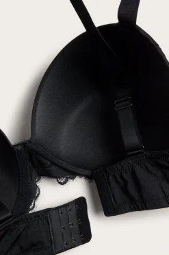 Stanik push-up z koronkowymi detalami