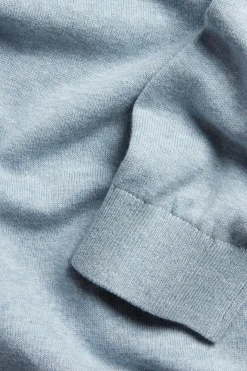Sweter z dzianiny o drobnym splocie