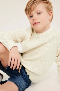 Sweter z dzianiny o drobnym splocie, z długimi rękawami