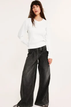 Sweter z dzianiny w warkocze