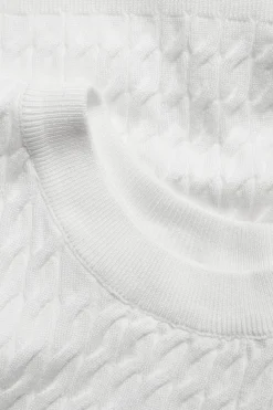 Sweter z dzianiny w warkocze