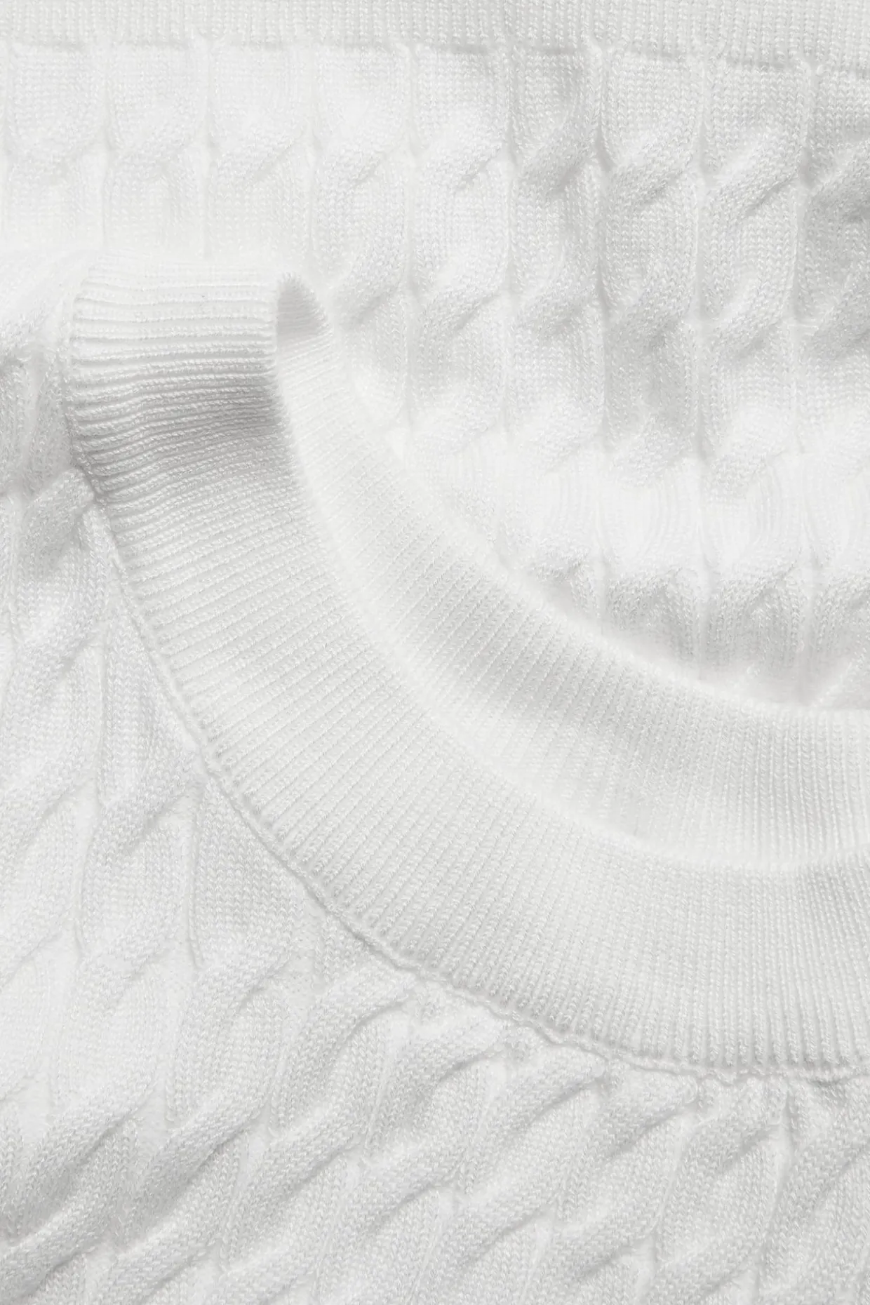 Sweter z dzianiny w warkocze