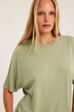 Top oversize z krótkim rękawem