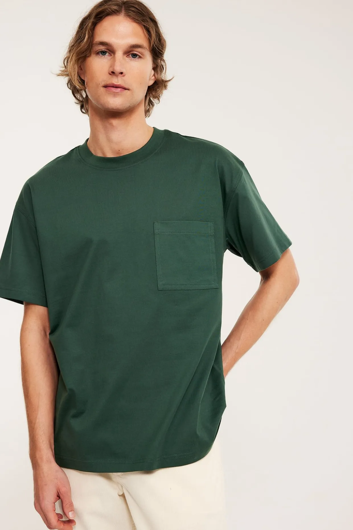 T-shirt luźny krój