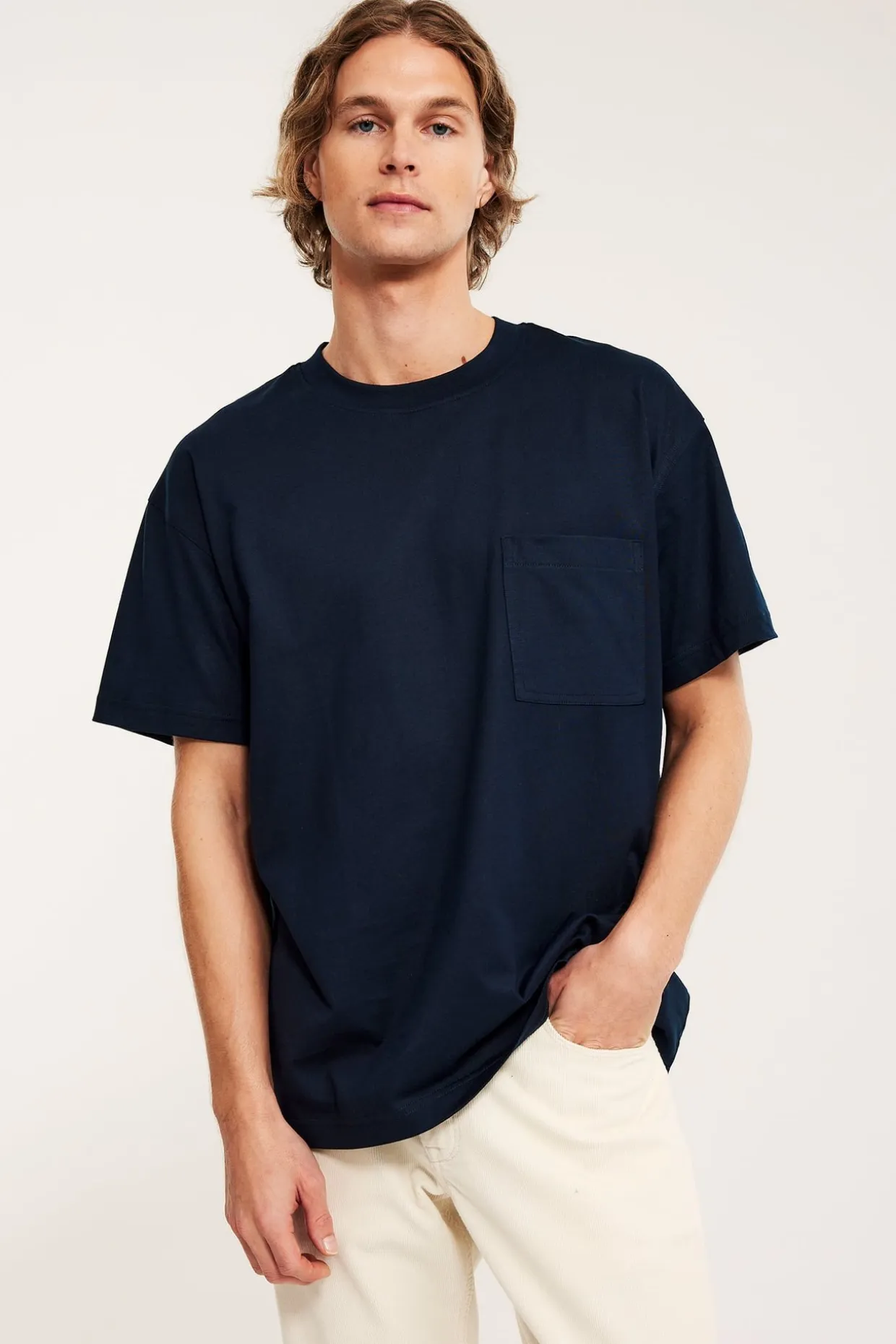 T-shirt luźny krój