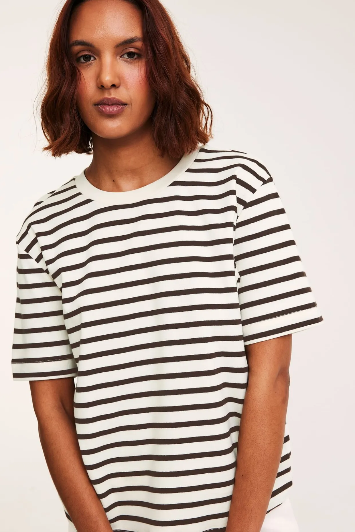 T-shirt oversize w paski
