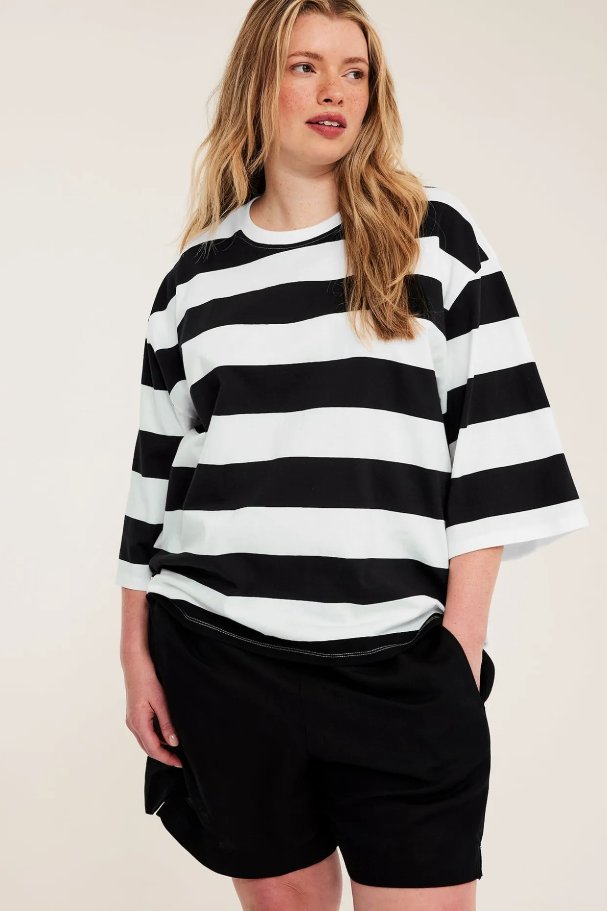 T-shirt oversize z bawełny