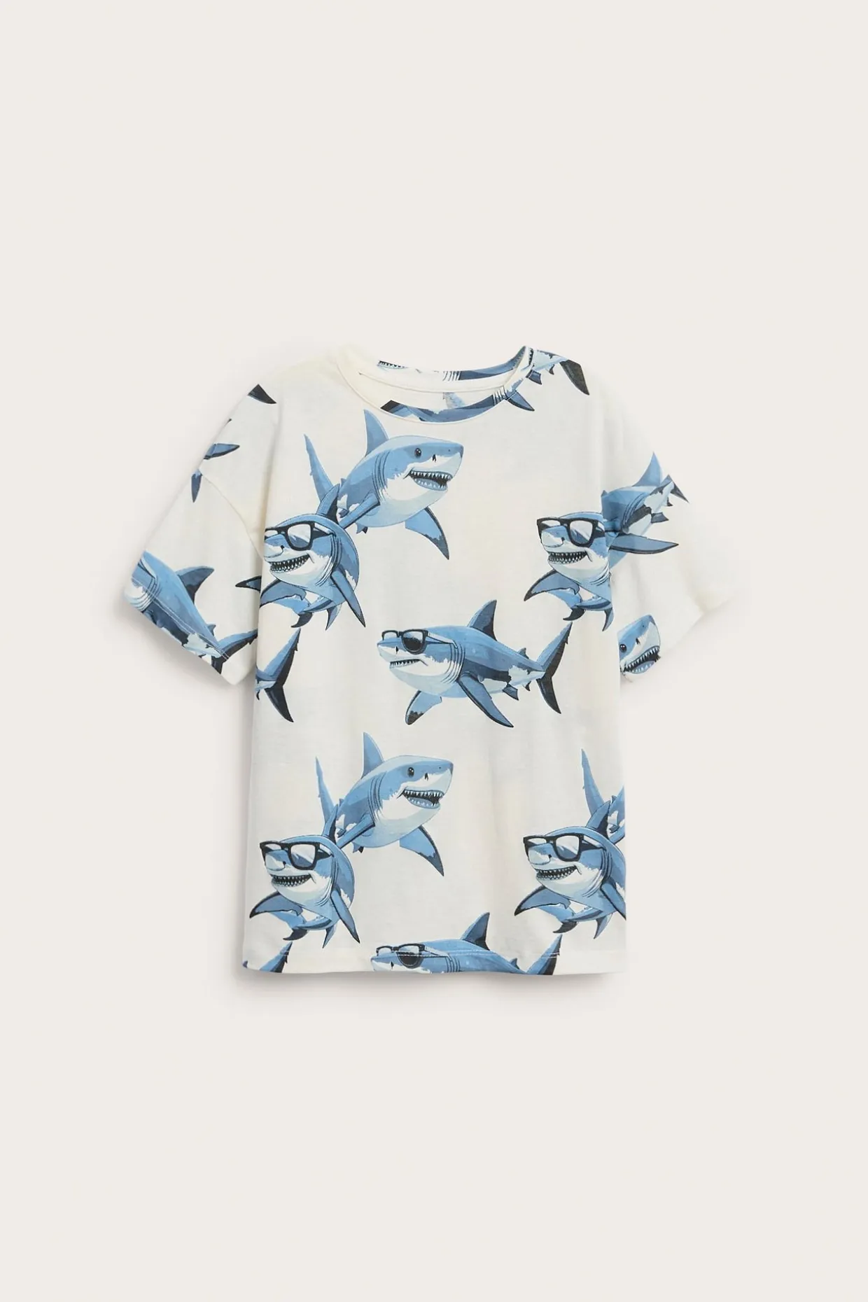 T-shirt w rekiny