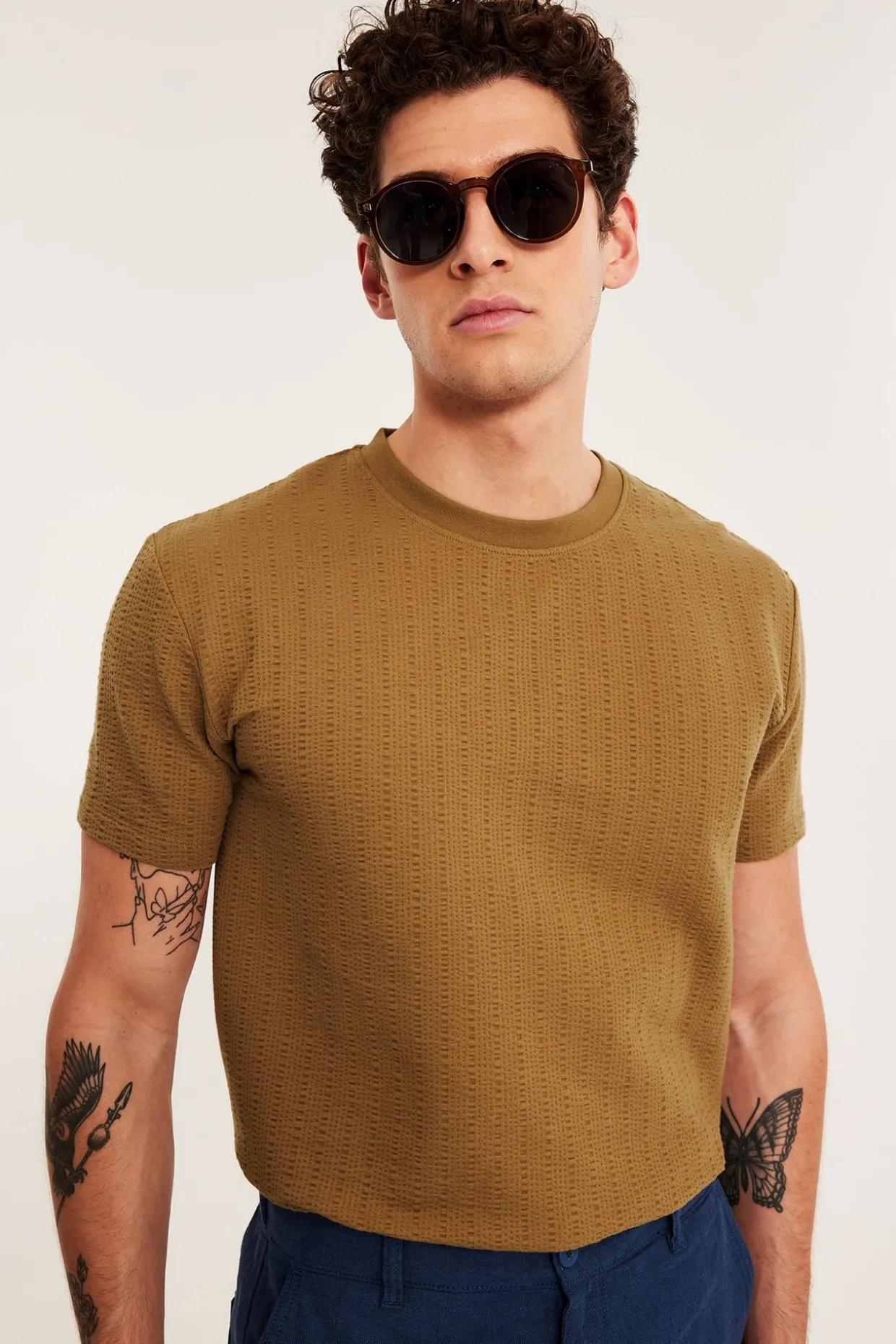 T-shirt ze strukturalnym wzorem, o regularnym kroju