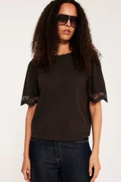 T-shirt z koronką
