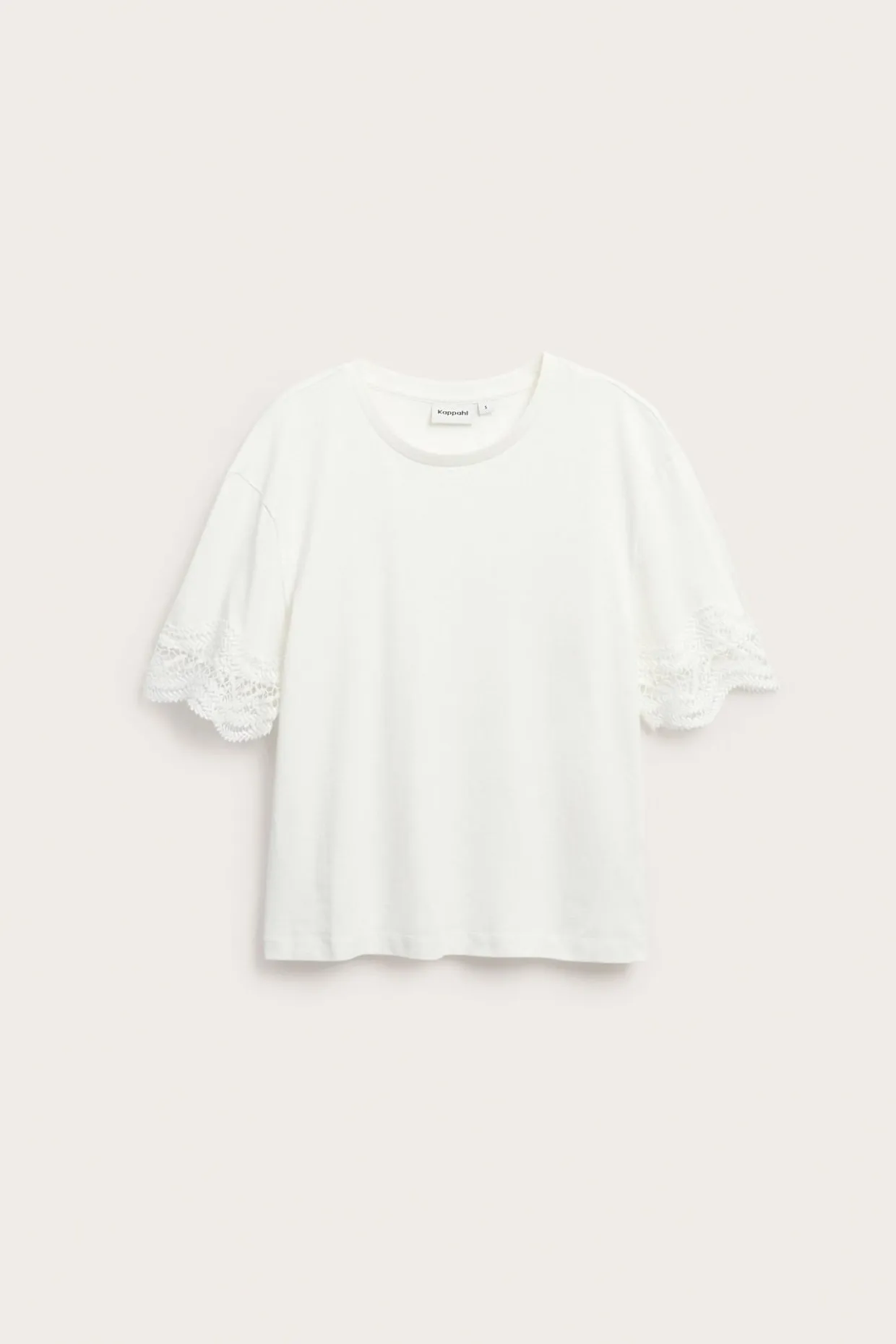 T-shirt z koronką
