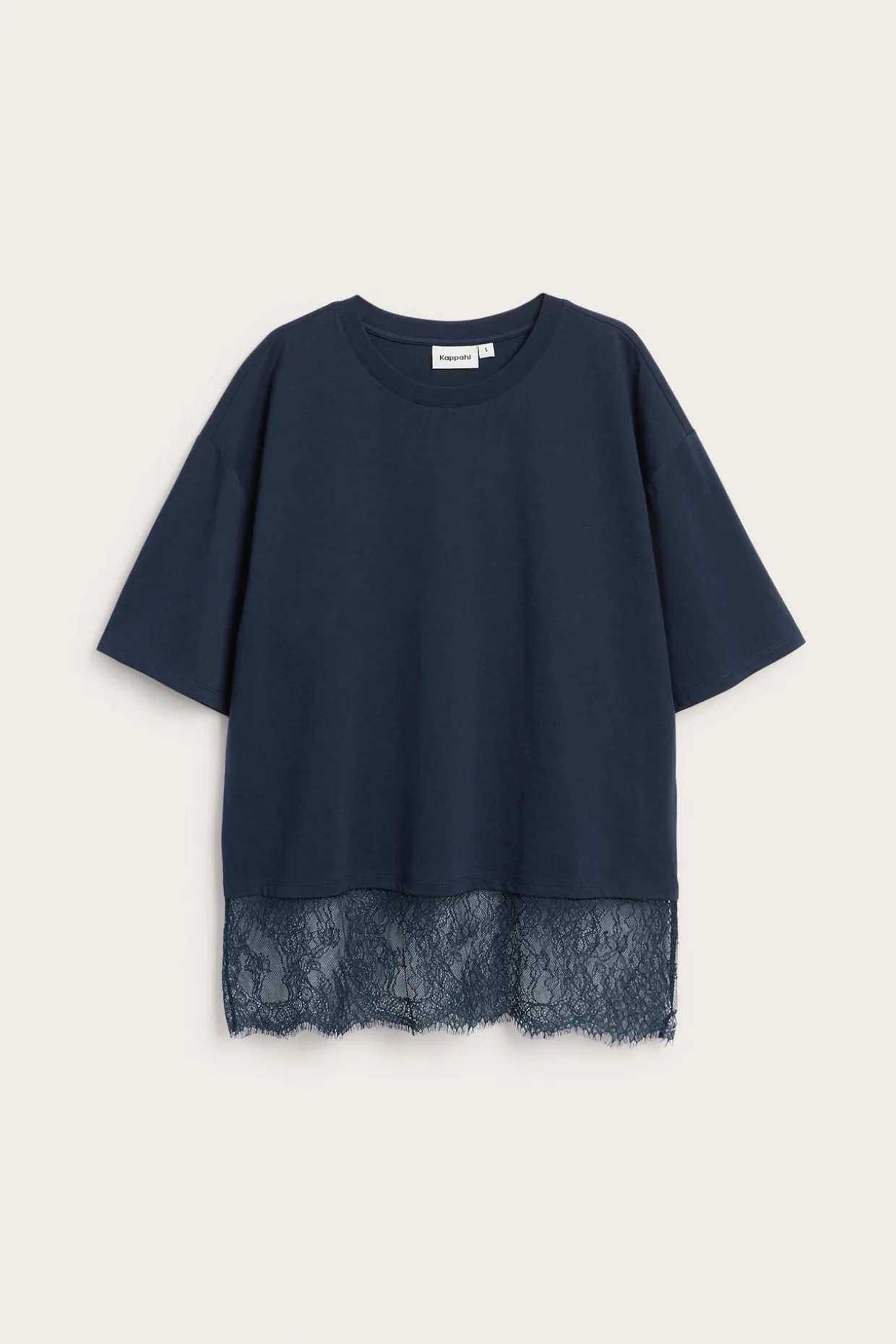 T-shirt z koronkową krawędzią