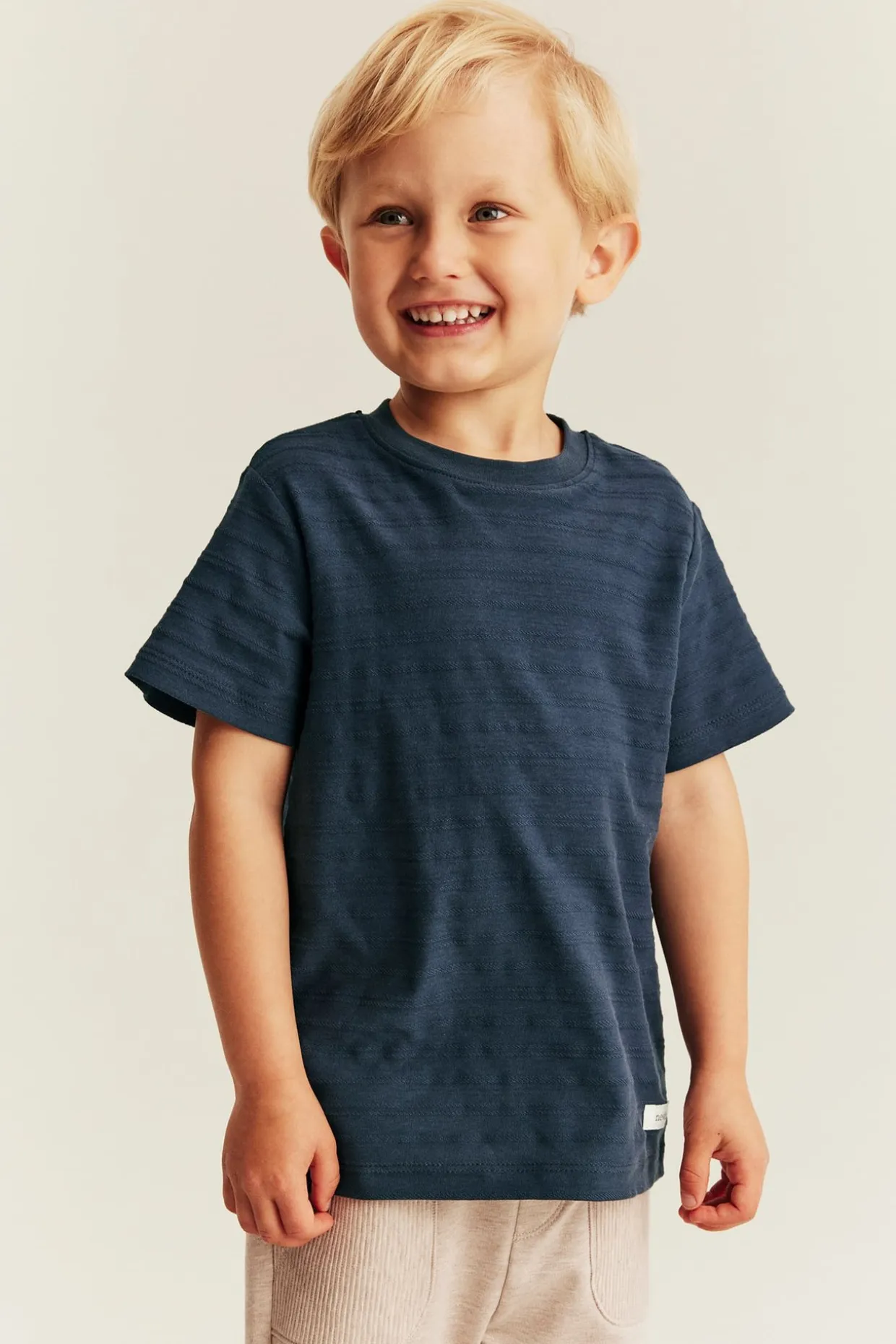 T-shirt z krótkim rękawem, o strukturalnej fakturze