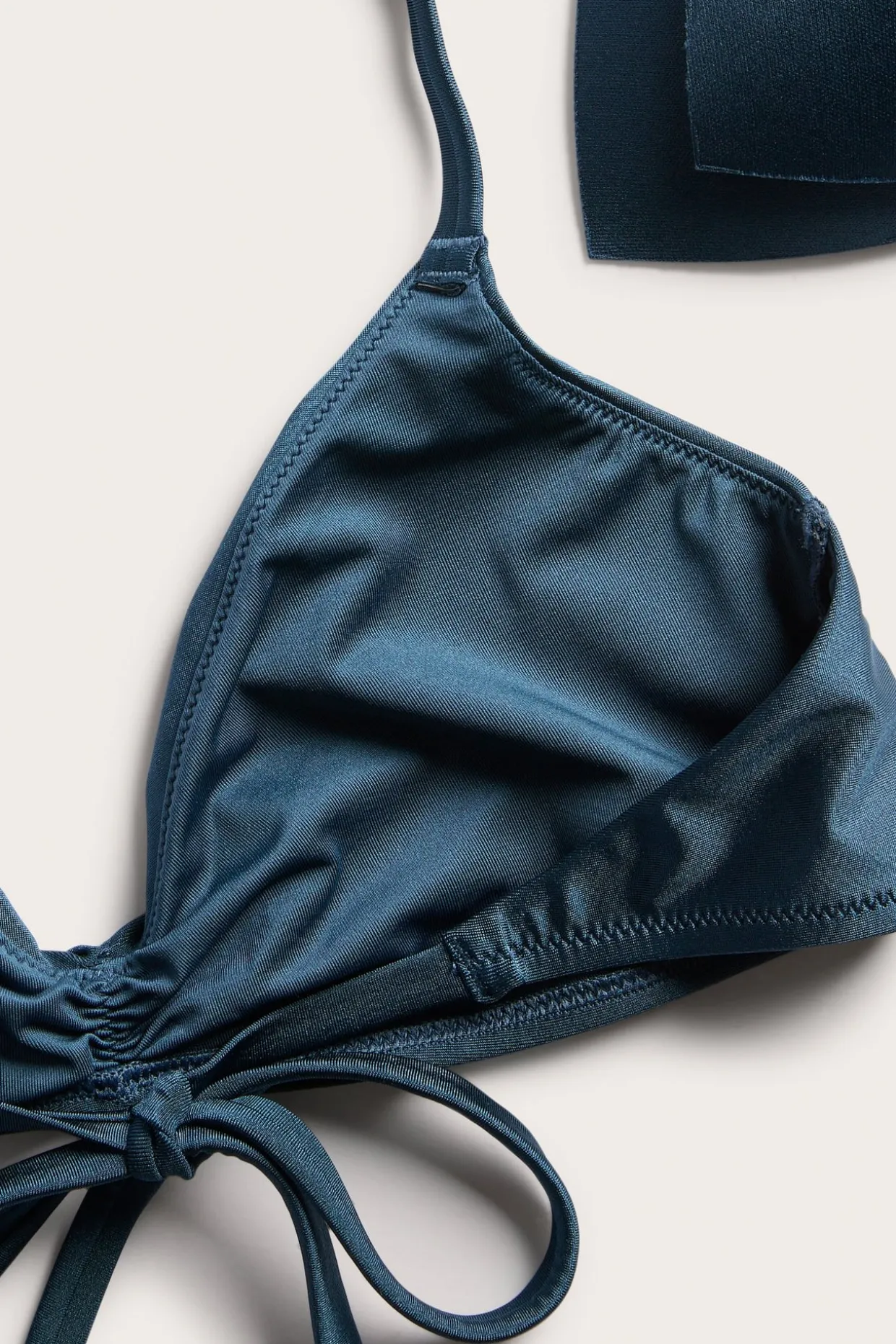 Wyściełany trójkątny stanik od bikini